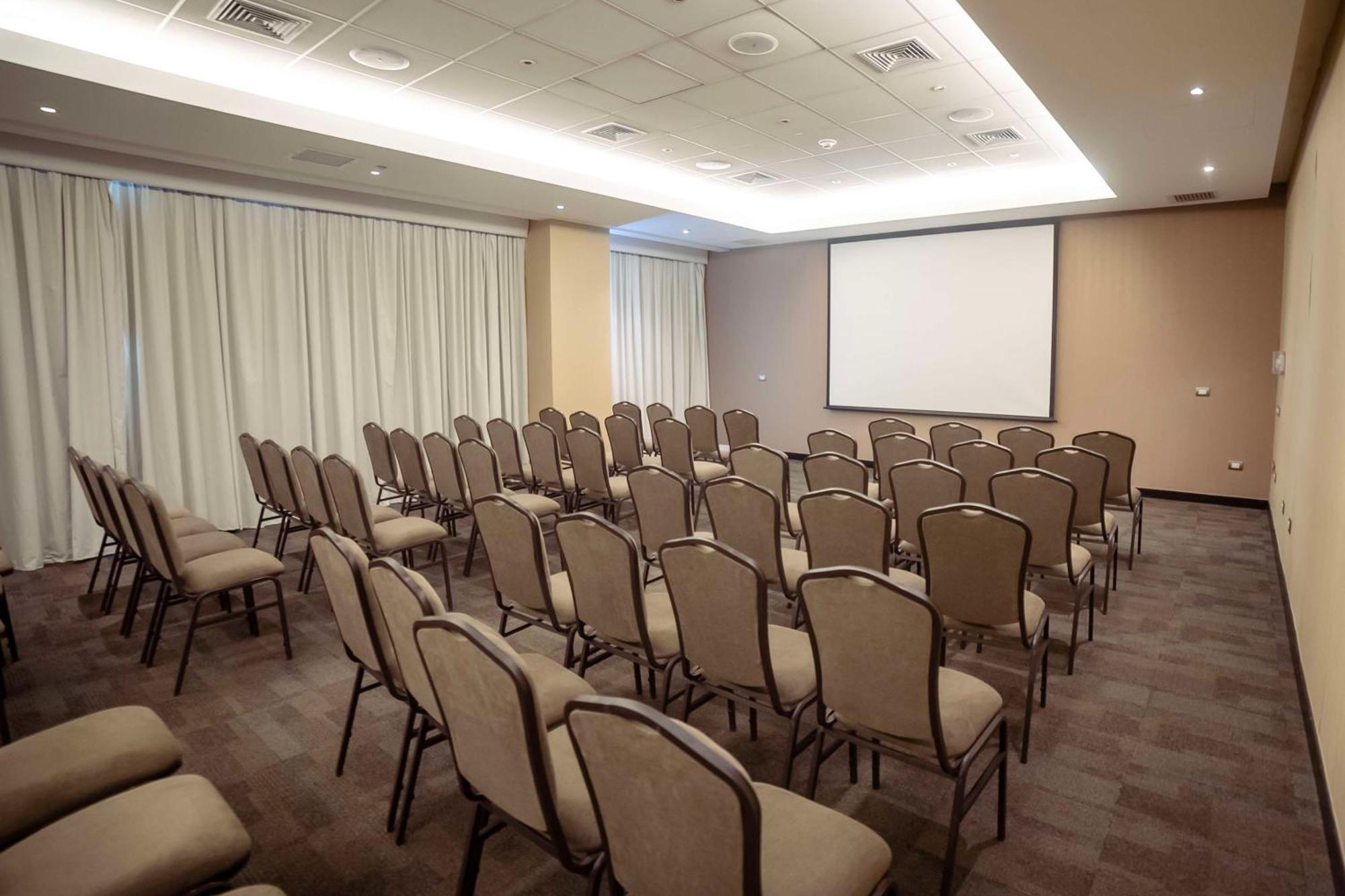 Doubletree By Hilton Trujillo Hotel Encalada Eksteriør billede