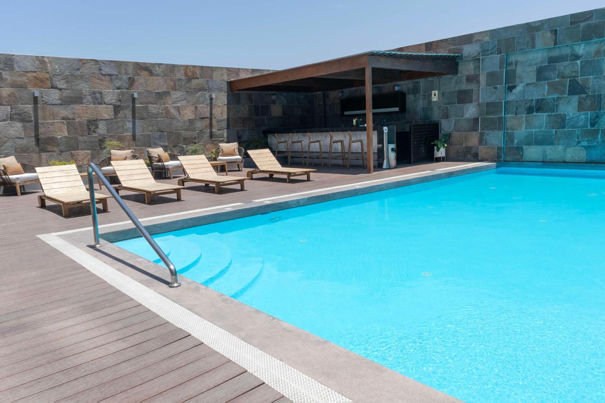 Doubletree By Hilton Trujillo Hotel Encalada Eksteriør billede