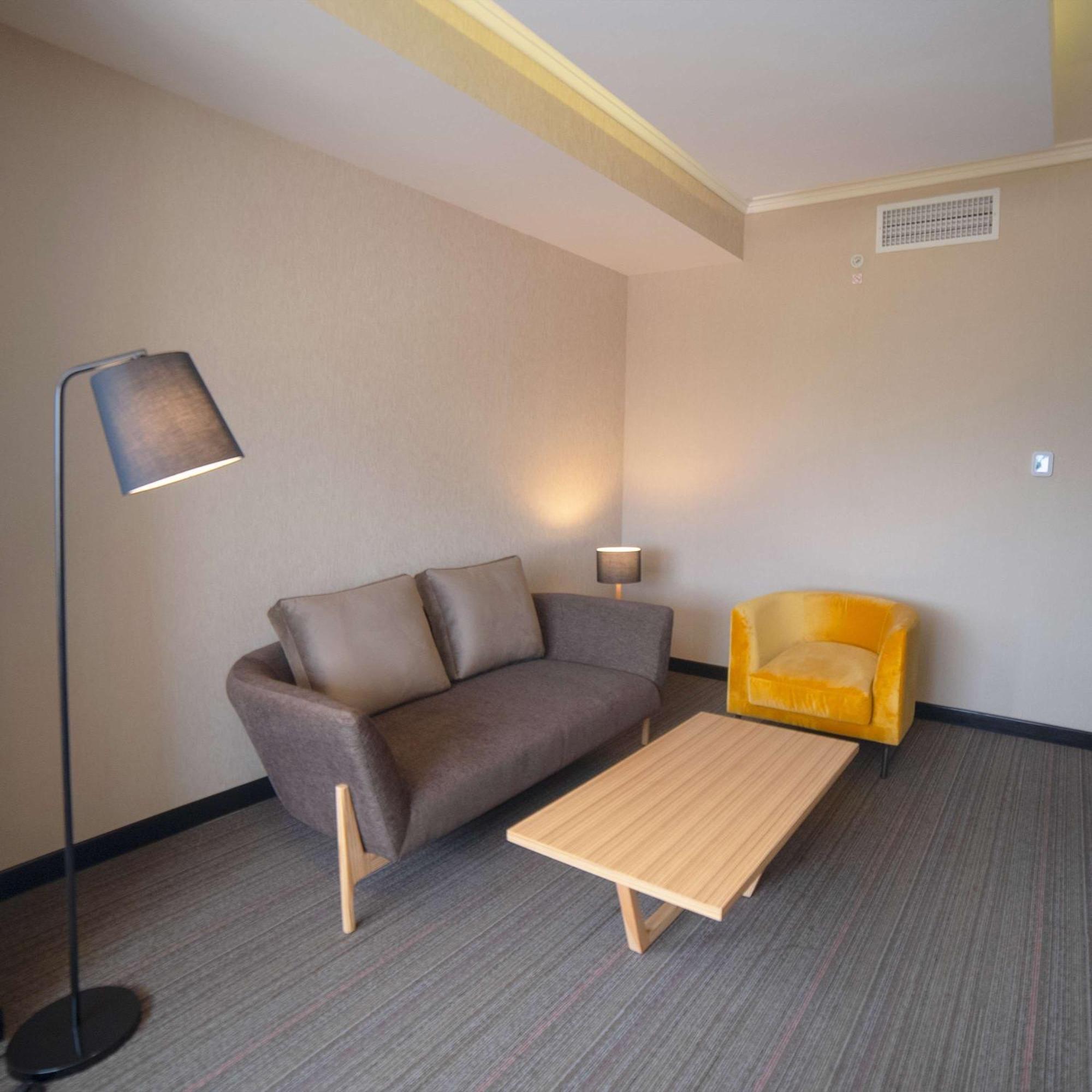 Doubletree By Hilton Trujillo Hotel Encalada Eksteriør billede