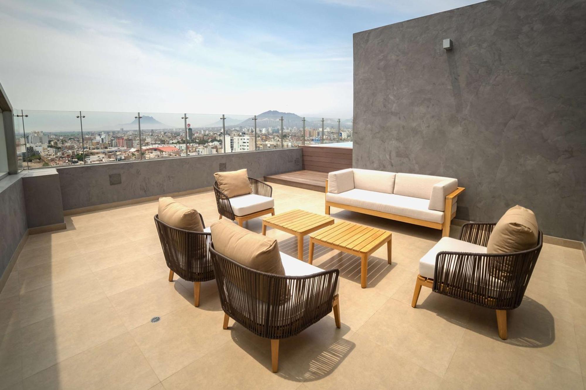 Doubletree By Hilton Trujillo Hotel Encalada Eksteriør billede