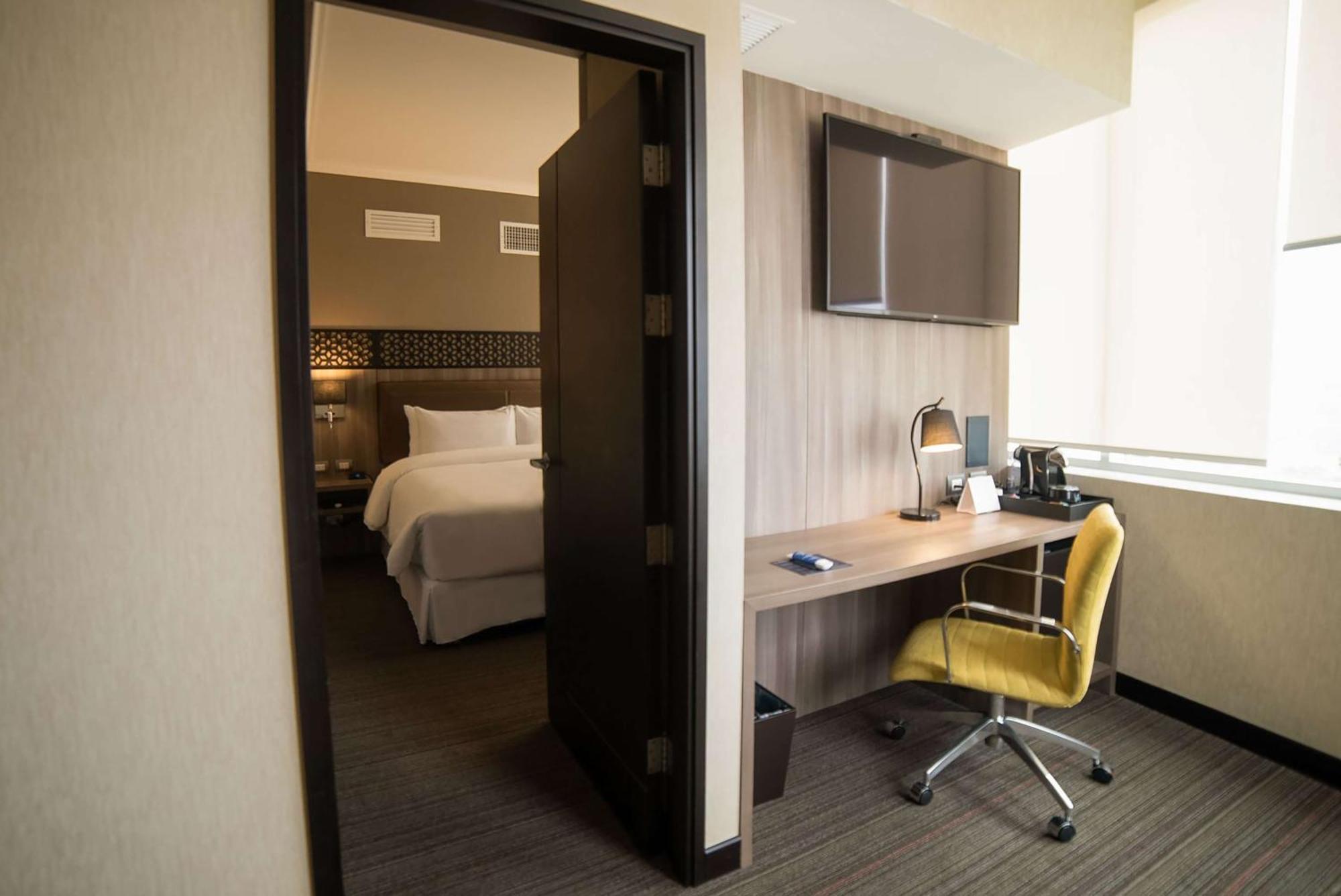 Doubletree By Hilton Trujillo Hotel Encalada Eksteriør billede