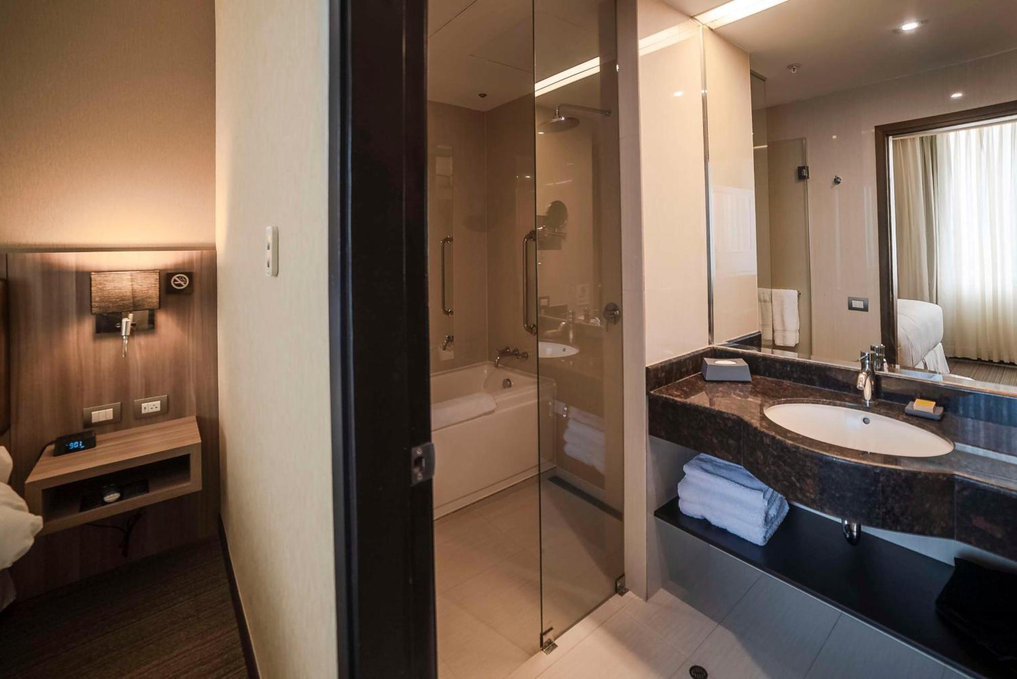 Doubletree By Hilton Trujillo Hotel Encalada Eksteriør billede